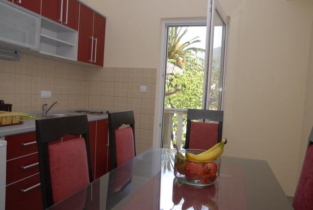 Apartments Dosljak Tivat Bagian luar foto