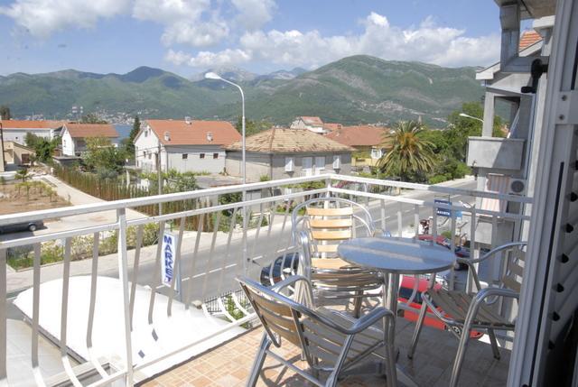 Apartments Dosljak Tivat Bagian luar foto