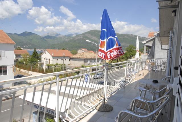Apartments Dosljak Tivat Bagian luar foto