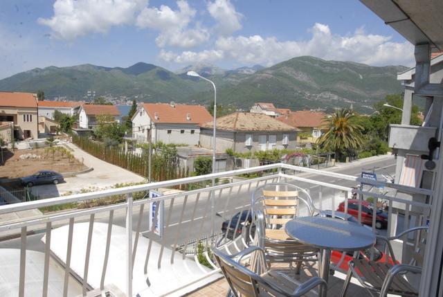 Apartments Dosljak Tivat Bagian luar foto
